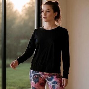 PINK LOTUS XL Black Long Sleeve Yoga Tunic Tee R $68